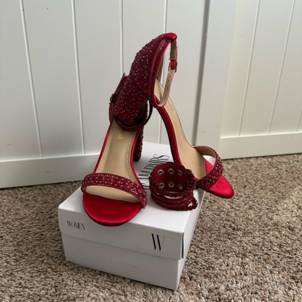 EUC DREAM PAIRS Ruby Bling Studded Chunky Strappy Red Heels Sandals Sz 8